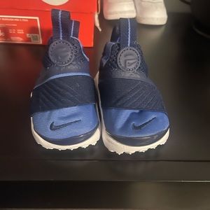 Baby blue Nike like new only use once